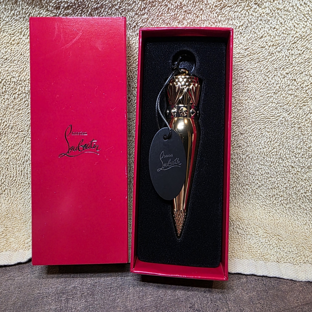 Christian Louboutin Silky Satin Lipstick - Rouge Louboutin 00